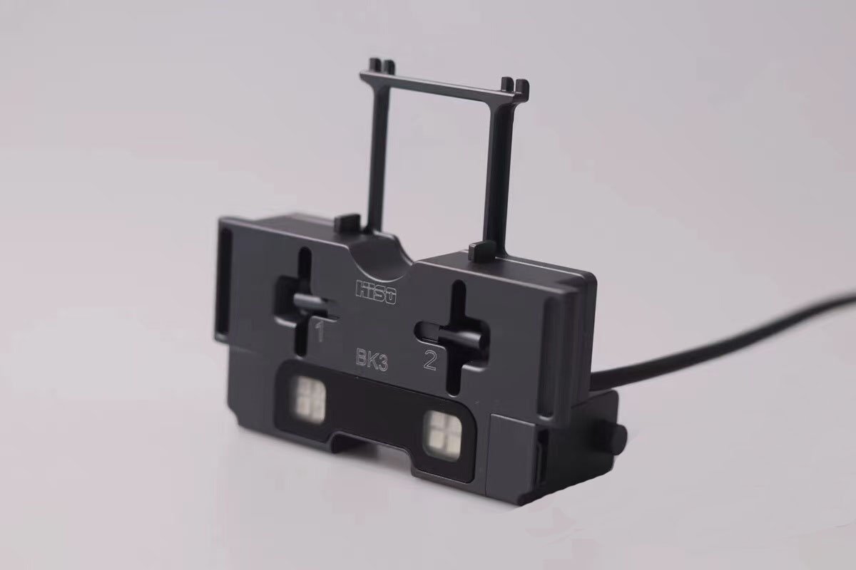 airdrop module for DJI matrice 3E, with red, blue warning lights