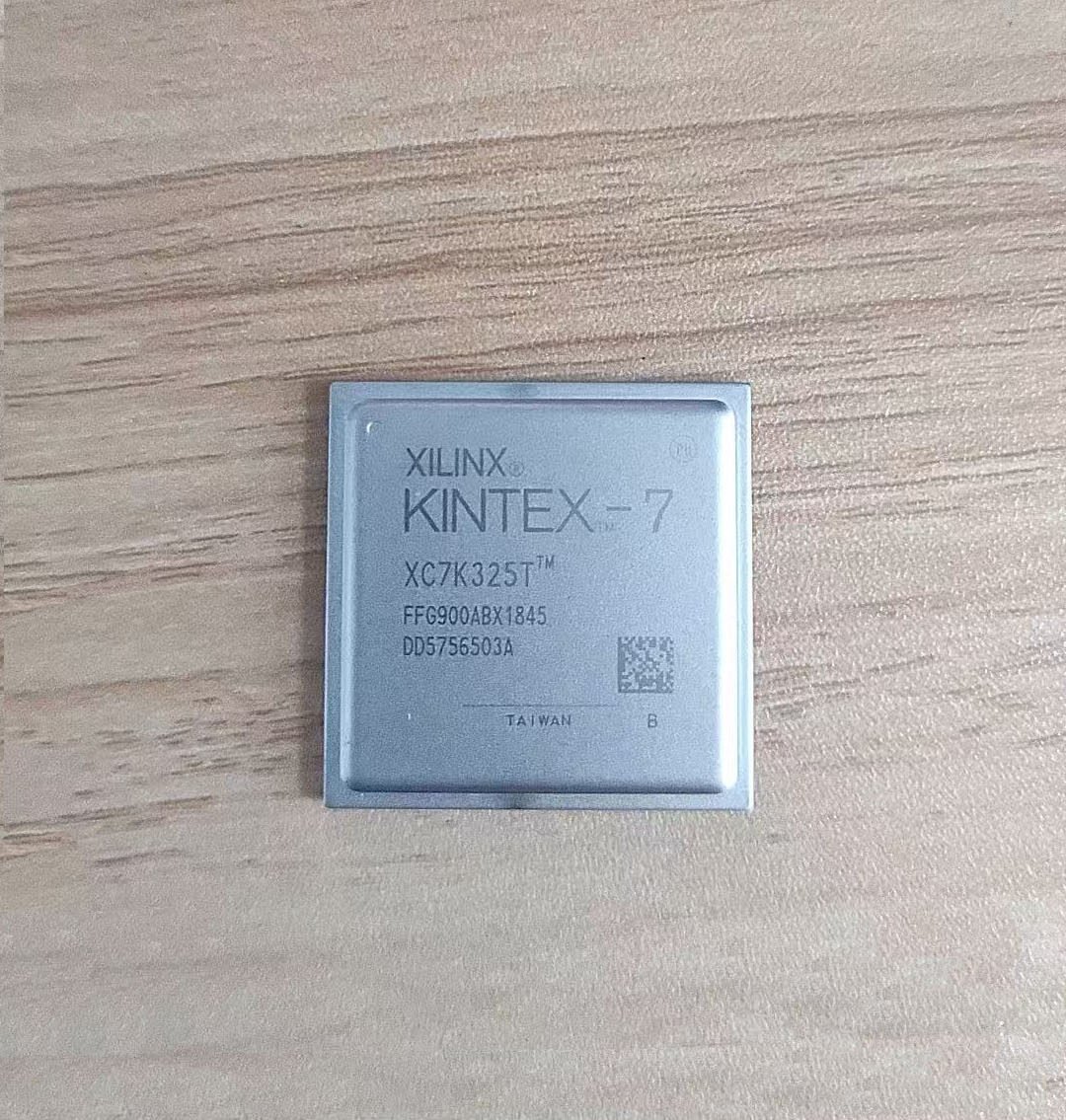 XC7K325T-2FFG900I -FFG676 BGA900